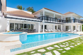 Combo of Two Luxurious Villas for a Big Company with Private Pools & Jacuzzi, Punta Cana